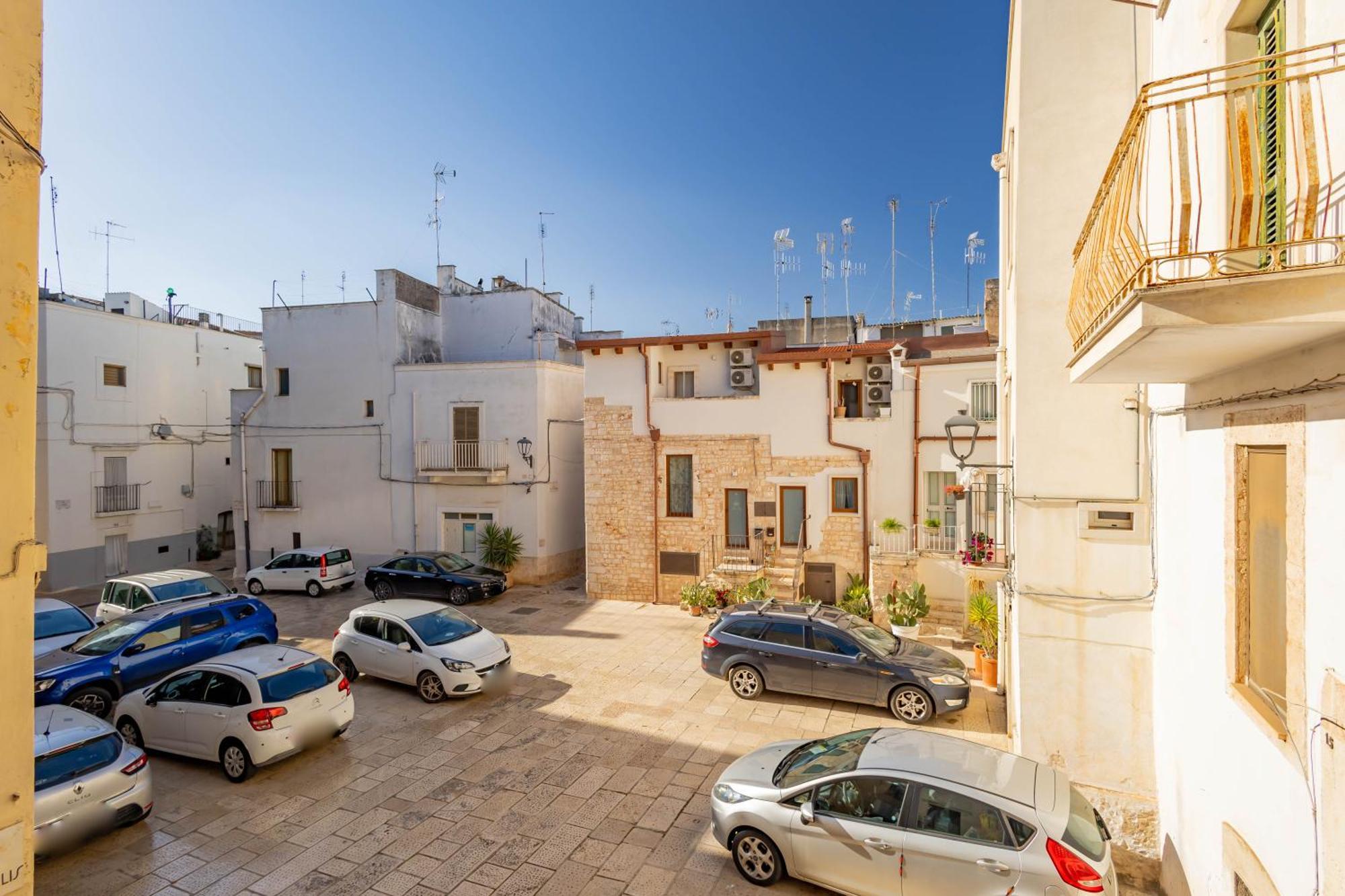 Antiche Mura Apartments "Nel Cuore Della Puglia"Bivani, Cucina, Terrazzo Turi Buitenkant foto