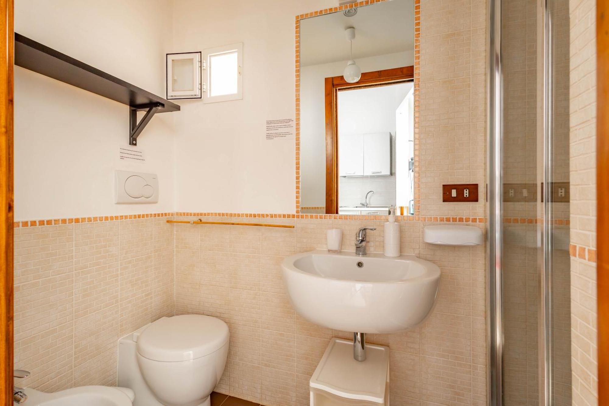 Antiche Mura Apartments "Nel Cuore Della Puglia"Bivani, Cucina, Terrazzo Turi Buitenkant foto